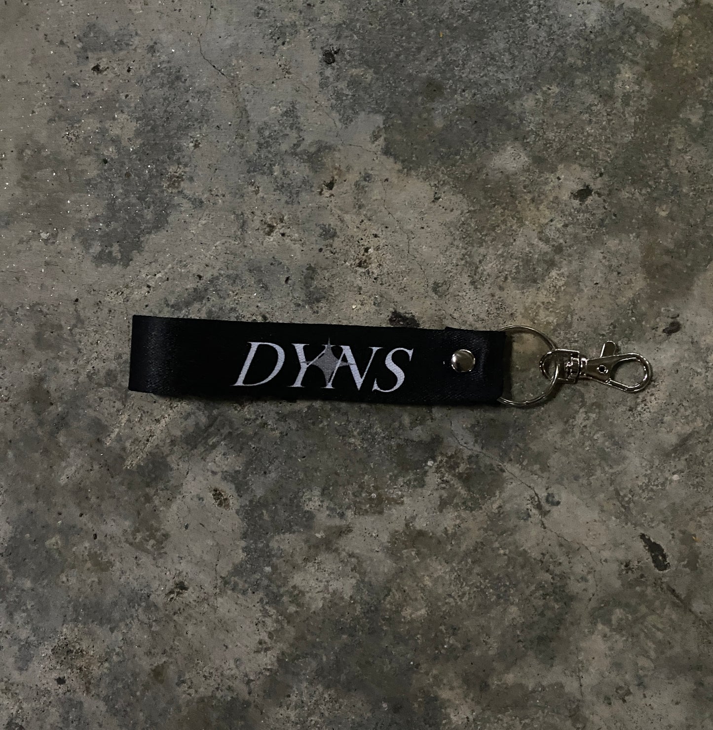 DYNS NEW ERA KEYCHAIN V1